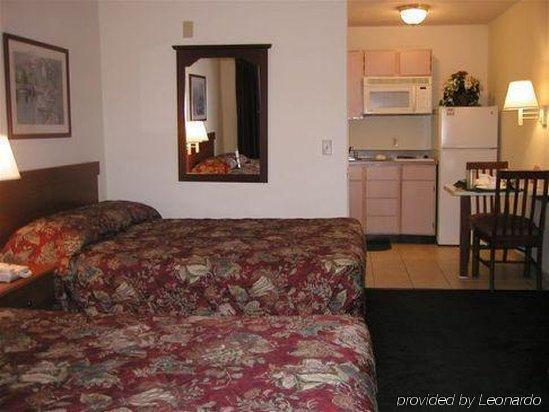 Intown Suites Extended Stay Greensboro Nc - Lanada Room photo